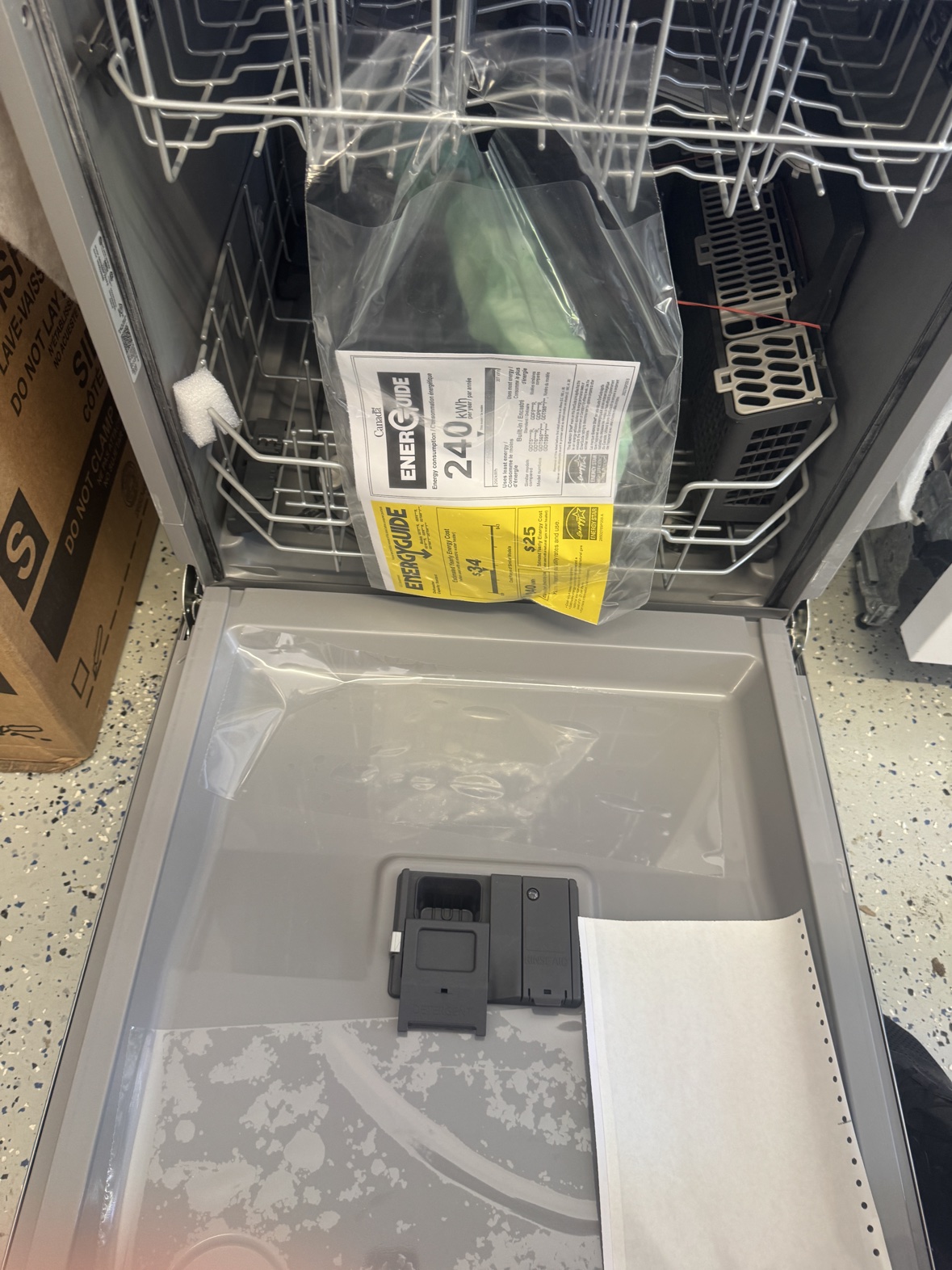 New GE Dishwasher Stainless - photo 3