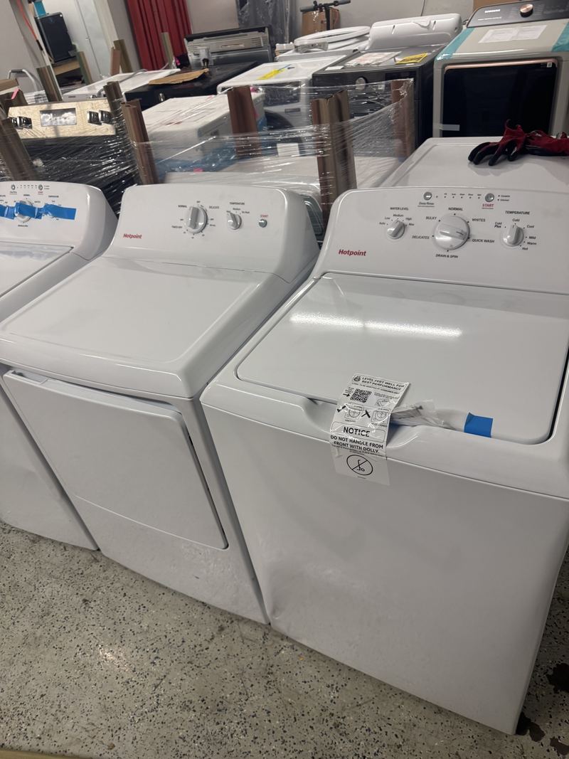 NEW Washer and Dryer Set