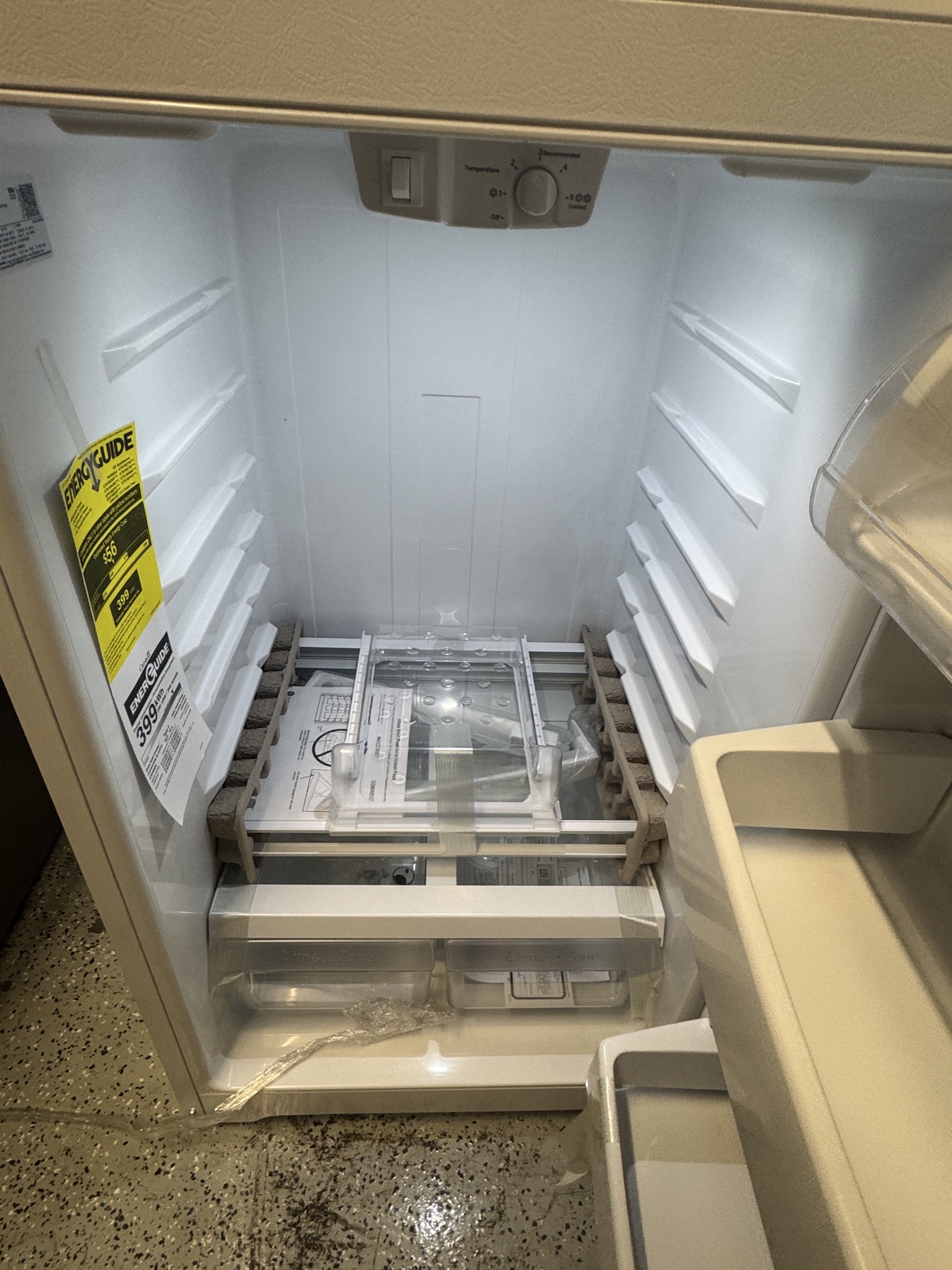 New GE White Top Freezer Refrigerator - photo 4