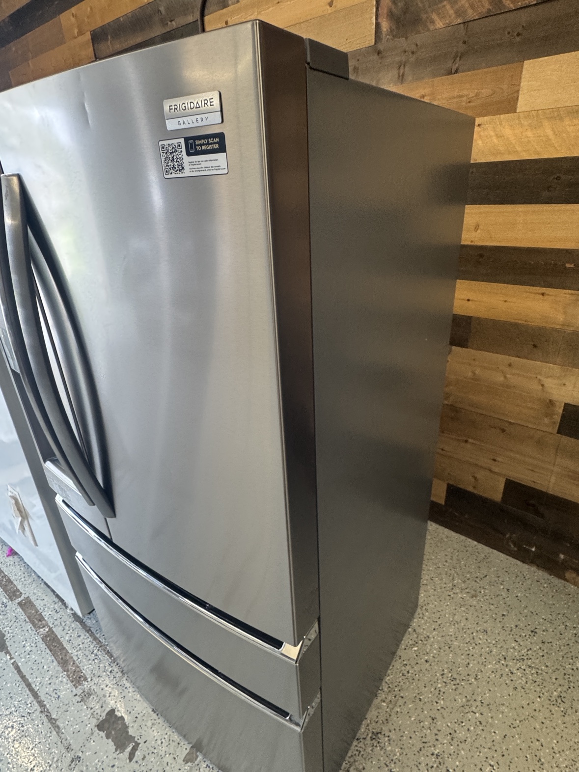NEW Frigidaire Gallery Refrigerator - photo 7