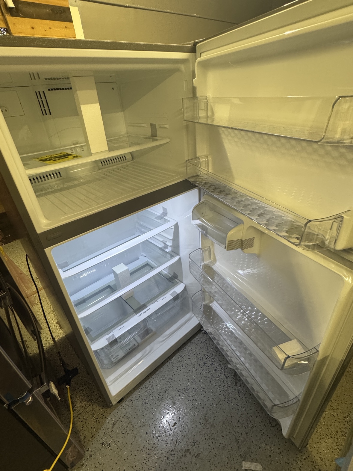 NEW LG Top Freezer Refrigerator - photo 3
