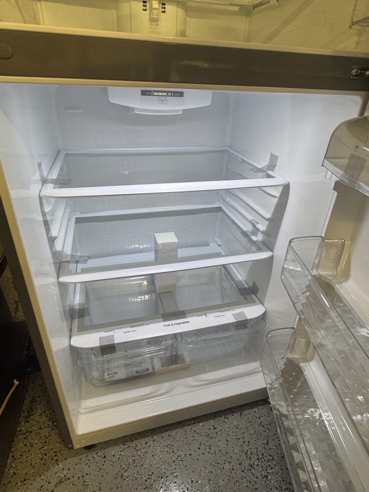 NEW LG Top Freezer Refrigerator - photo 4